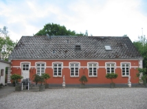 Stuehuset fra gårdspladsen